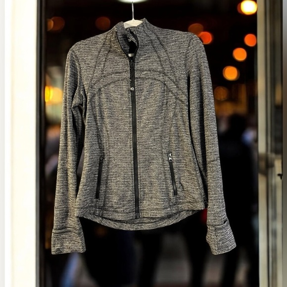 Lululemon Define Zip Jacket Heathered Gray. Great Condition. - Picture 6 of 12